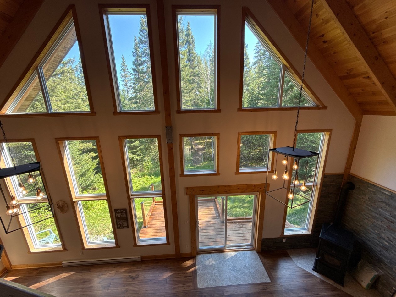 Mezzanine — 25 Route 138, Saint-Hilarion
