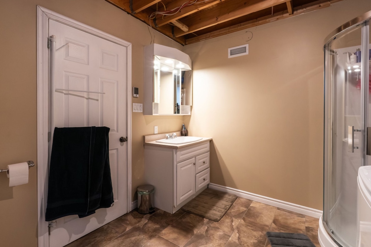 Salle de bains — 373 4e Rang, Saint-Hilarion