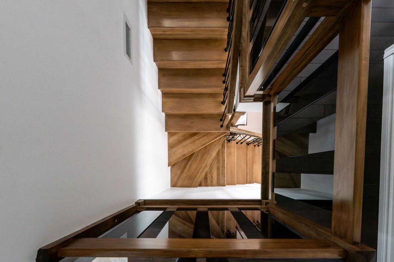 Escalier — 373 4e Rang, Saint-Hilarion