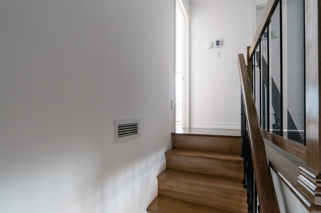 Escalier — 373 4e Rang, Saint-Hilarion