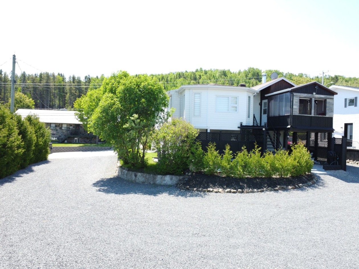 258, Ch. Mailloux — photo 3