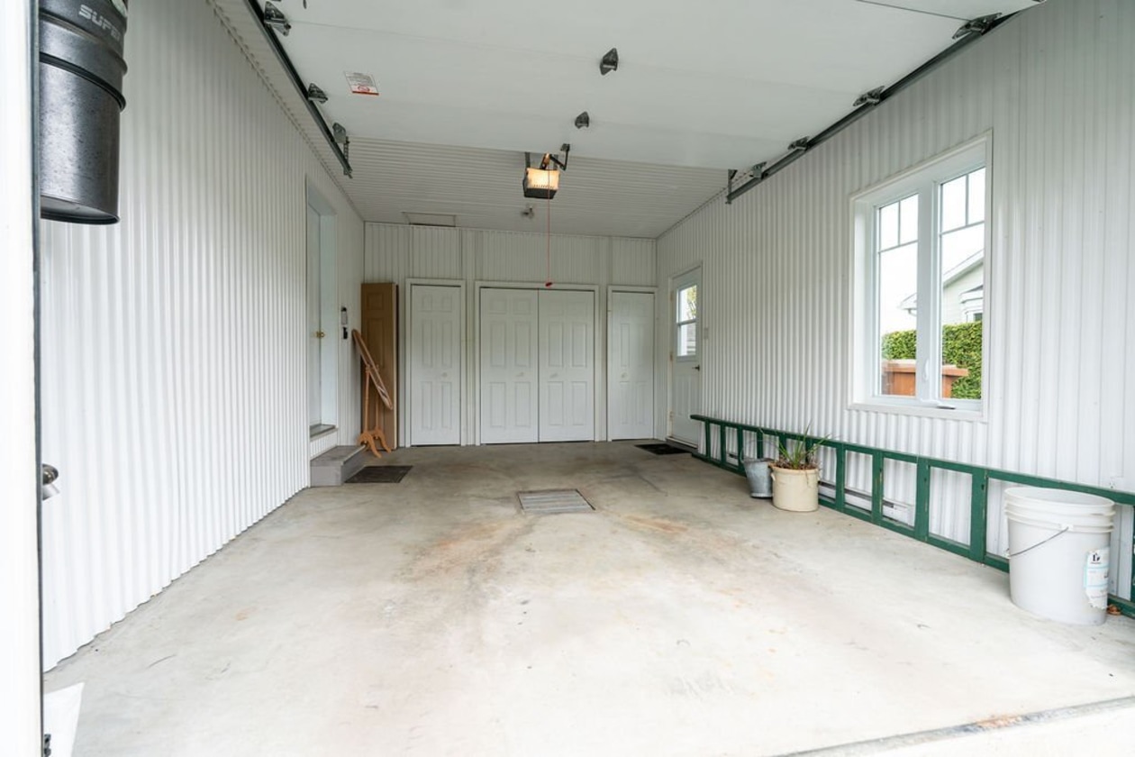 Garage — 5 - 7 Ch. du Relais, Baie-Saint-Paul