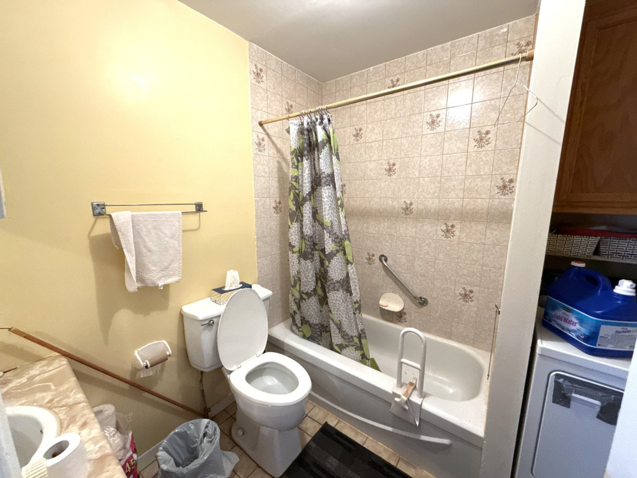 Salle de bains — 95 - 97 Rue St-Jean-Baptiste, Baie-Saint-Paul