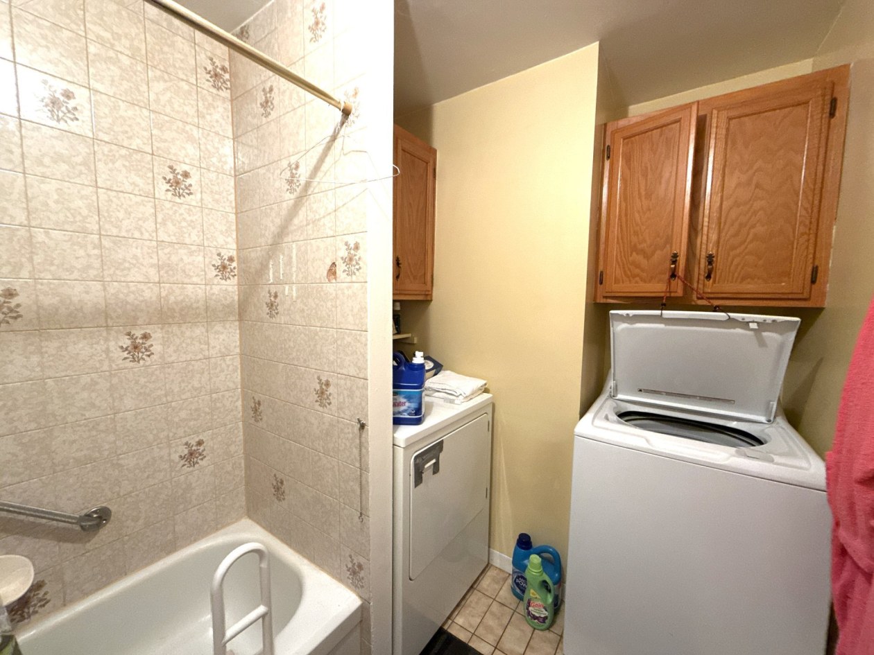 Salle de bains — 95 - 97 Rue St-Jean-Baptiste, Baie-Saint-Paul
