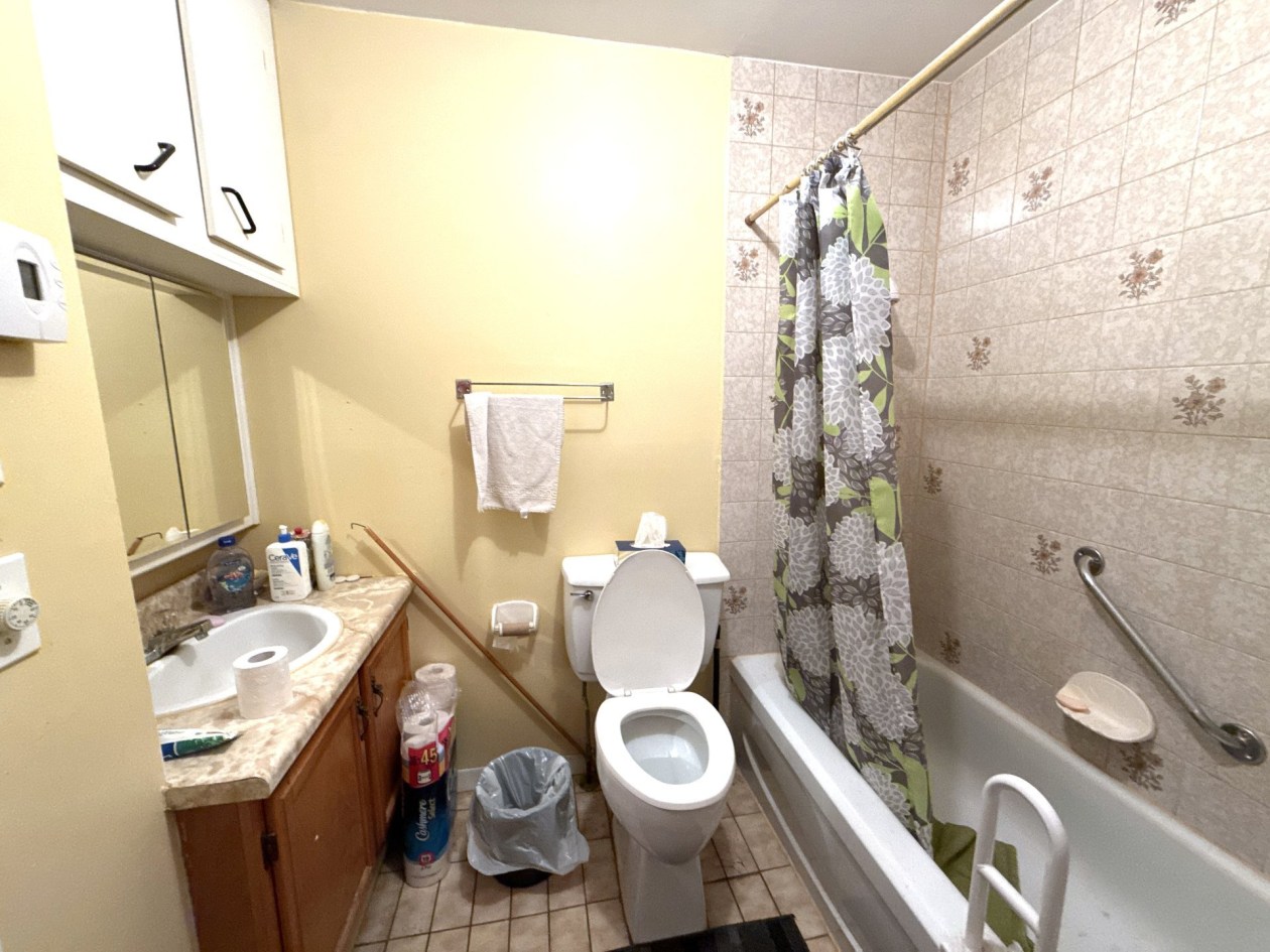 Salle de bains — 95 - 97 Rue St-Jean-Baptiste, Baie-Saint-Paul
