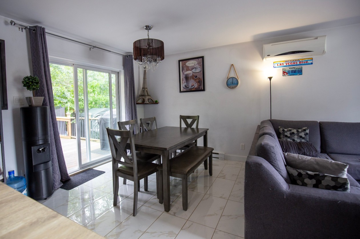 Dining room — 166 Rue des Pignons, Beaupré