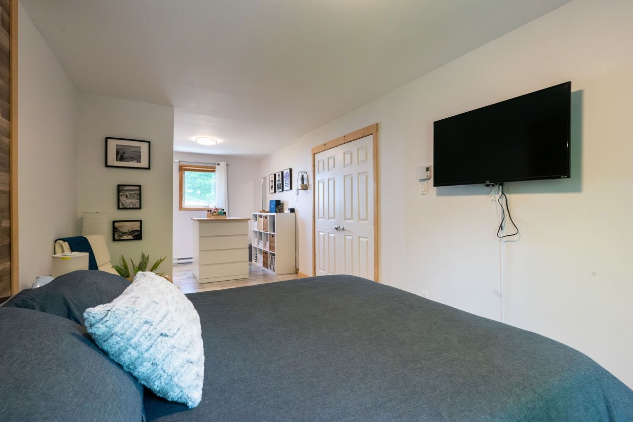 Chambre à coucher principale — 495-1 - 495-3, Petite-Rivière-Saint-François