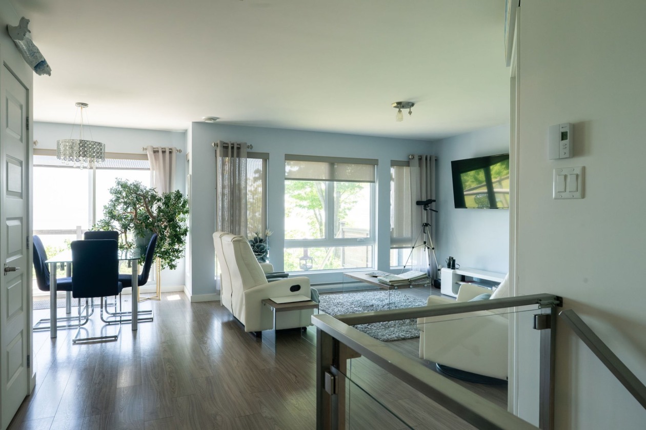 Salon — 495-1 - 495-3, Petite-Rivière-Saint-François