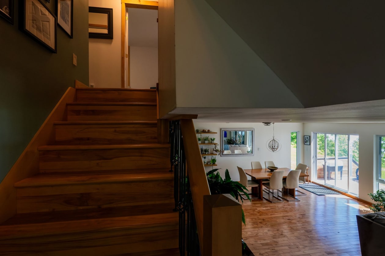 Escalier — 495-1 - 495-3, Petite-Rivière-Saint-François