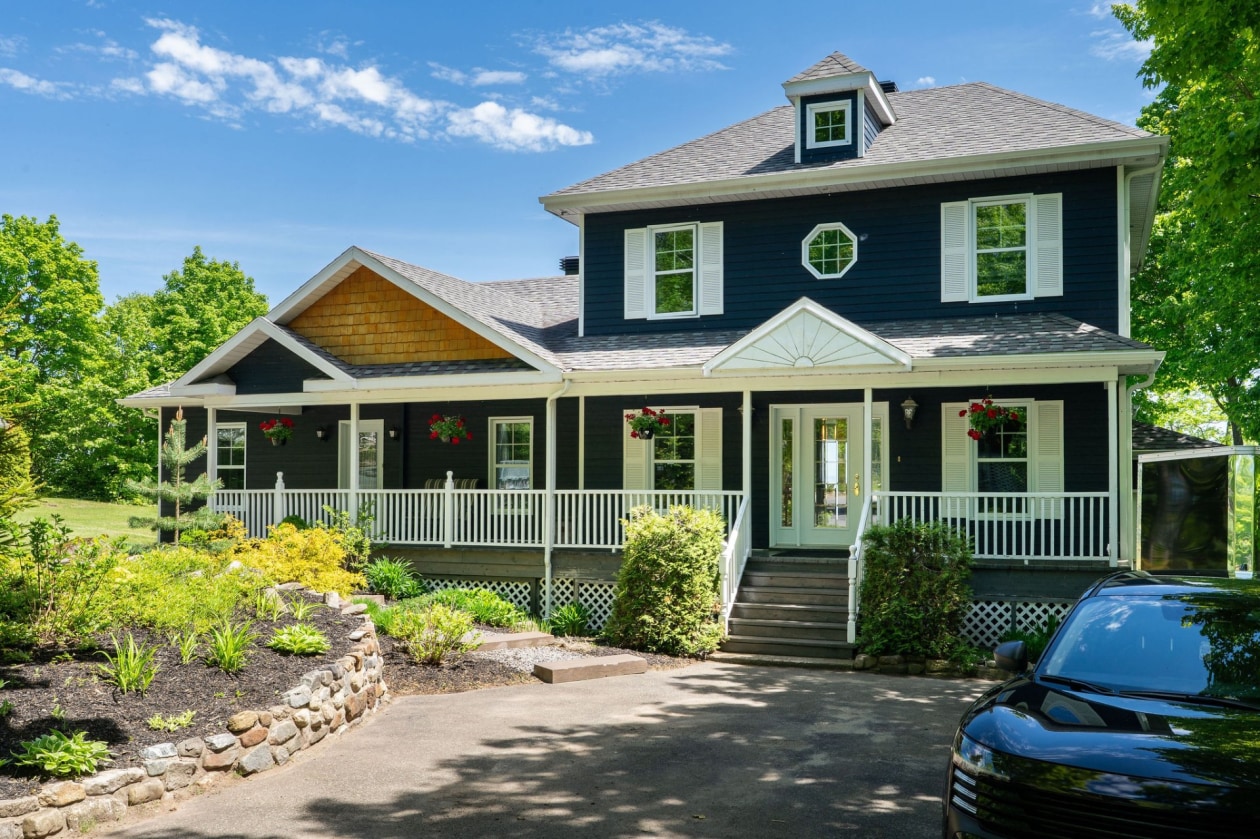 Façade — 495-1 - 495-3, Petite-Rivière-Saint-François