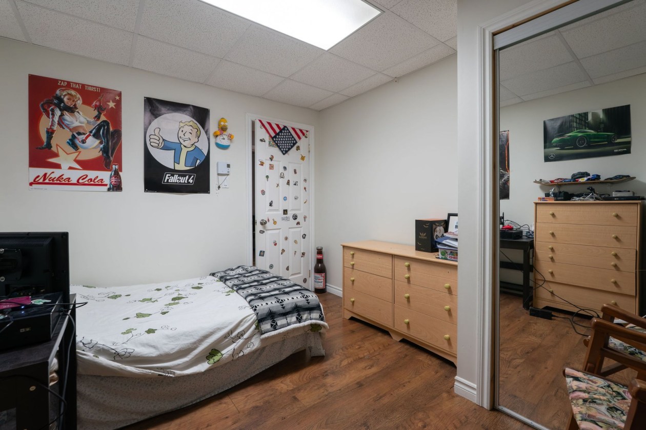 Chambre à coucher — 495-1 - 495-3, Petite-Rivière-Saint-François