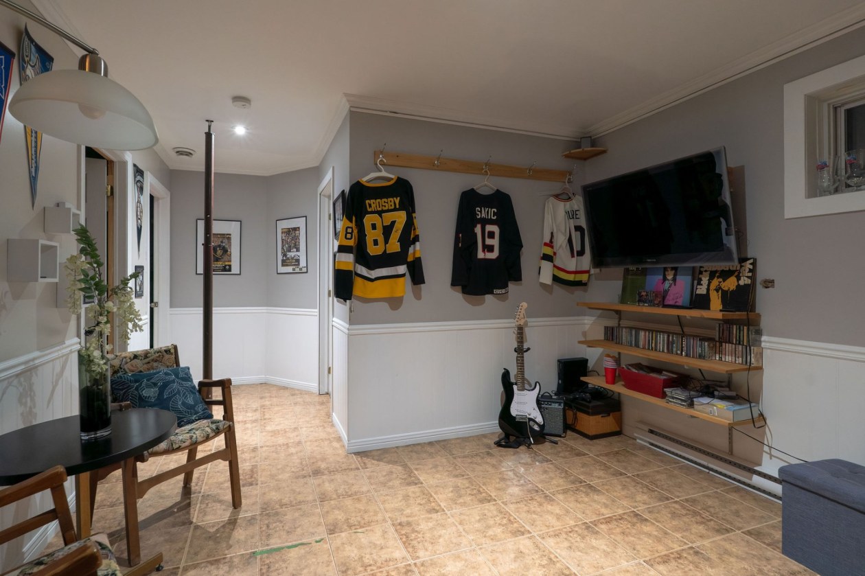 Salle familiale — 495-1 - 495-3, Petite-Rivière-Saint-François