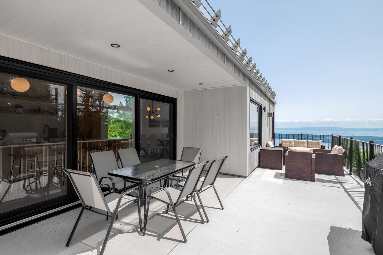 Terrasse — 227 Ch. du Domaine-Charlevoix, Les Éboulements