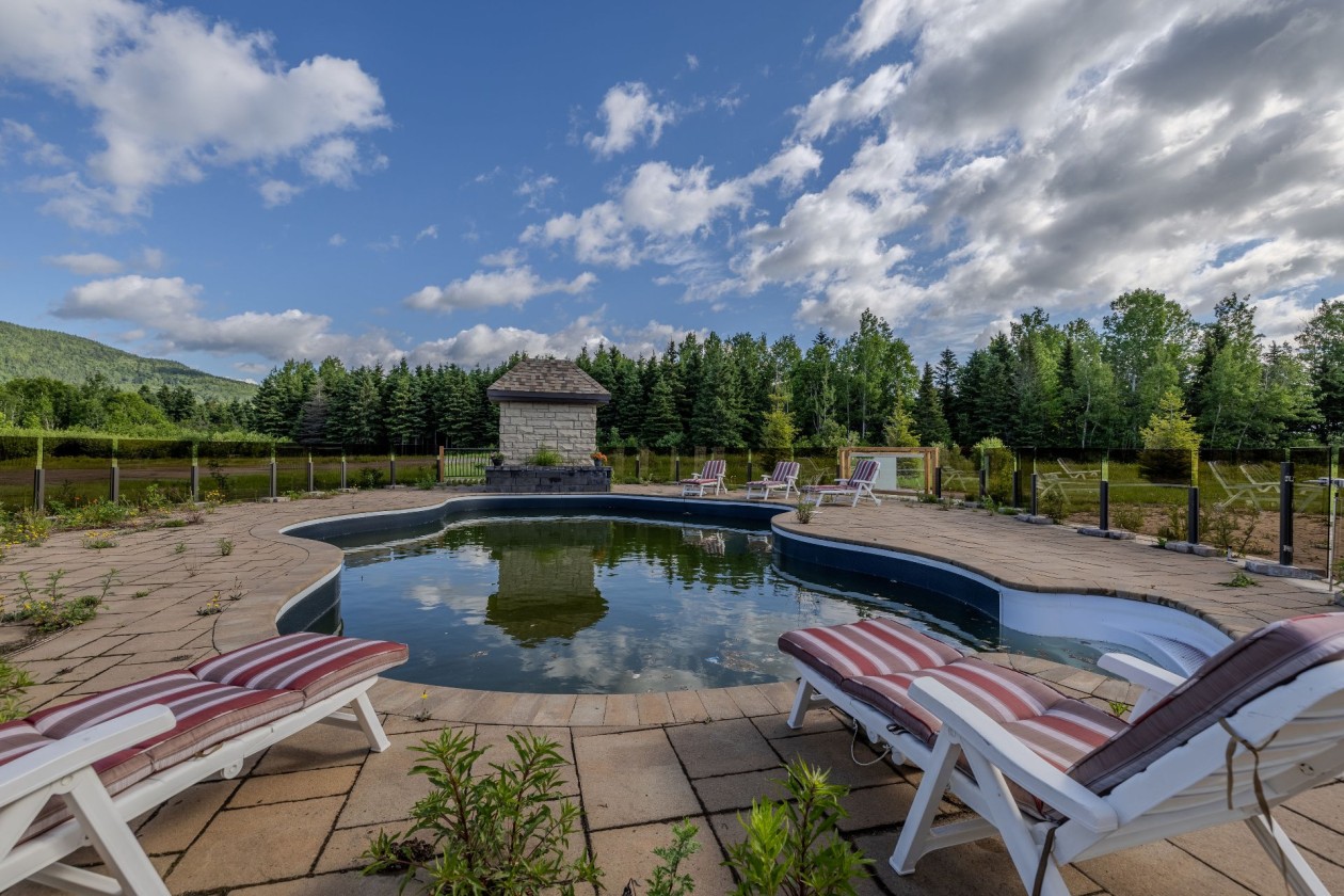 Piscine — 102Z Ch. de la Martine, Petite-Rivière-Saint-François