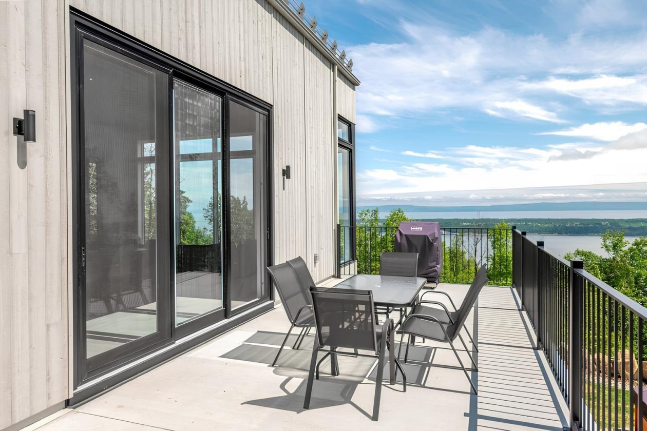 Terrasse — 306 Rue du Flanc, Les Éboulements