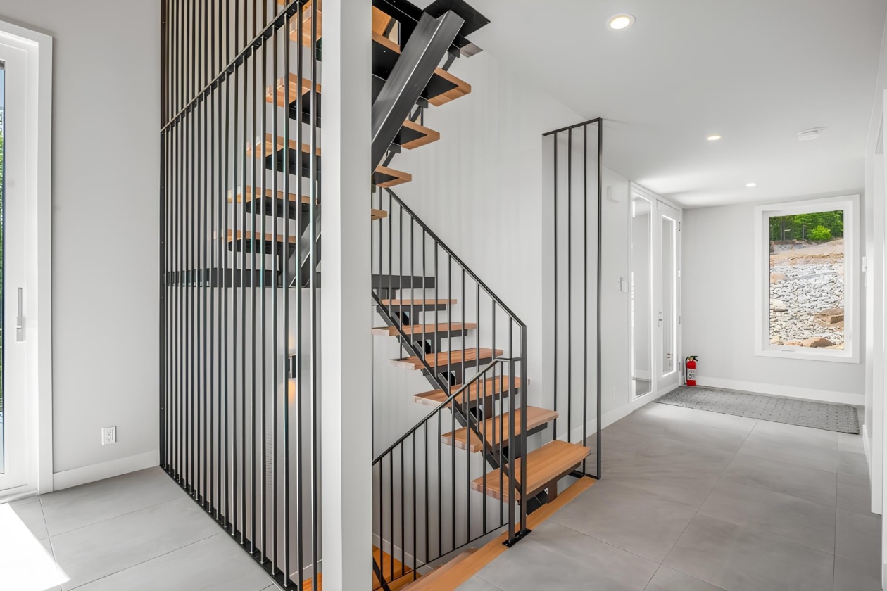 Escalier — 306 Rue du Flanc, Les Éboulements