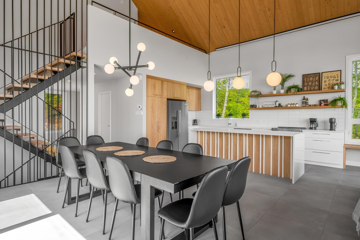 Salle à manger — 306 Rue du Flanc, Les Éboulements