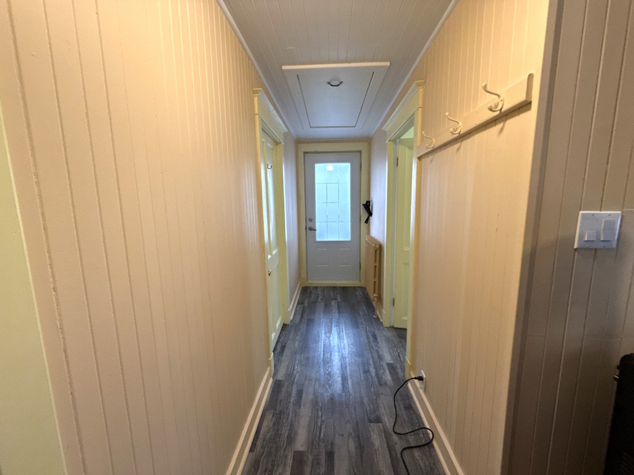 Corridor — 102 - 104 Rue St-Joseph, Baie-Saint-Paul