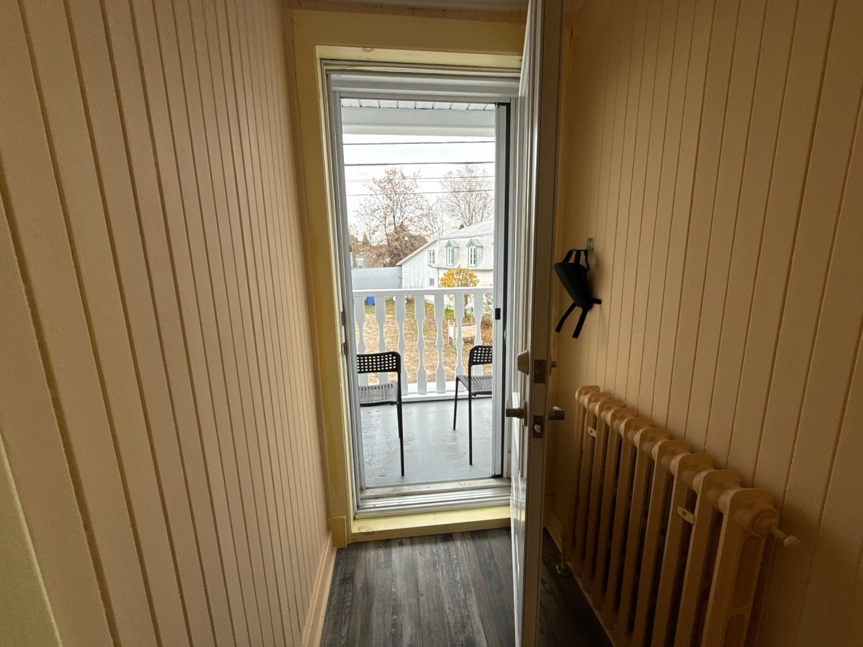 Balcon — 102 - 104 Rue St-Joseph, Baie-Saint-Paul