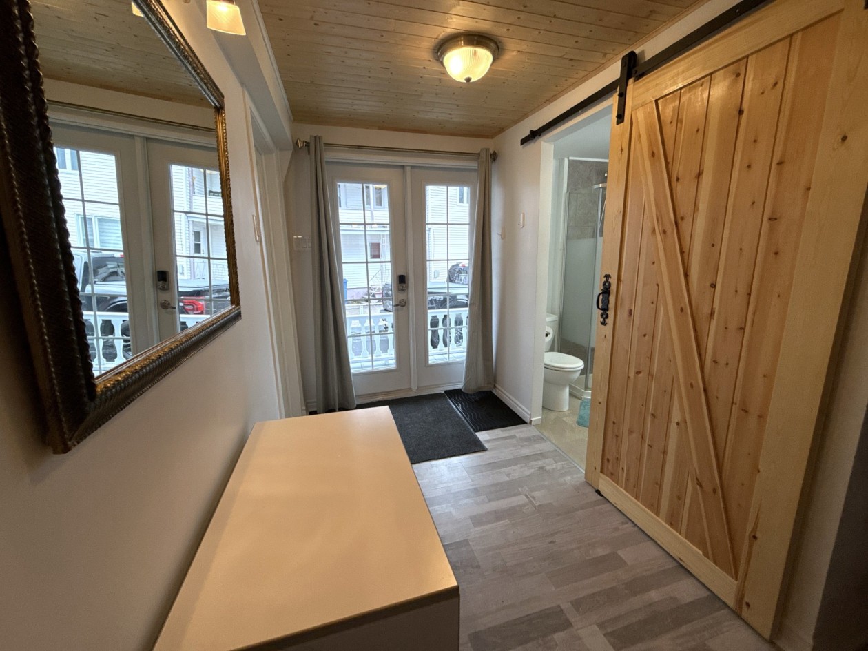 Hall d'entrée — 102 - 104 Rue St-Joseph, Baie-Saint-Paul