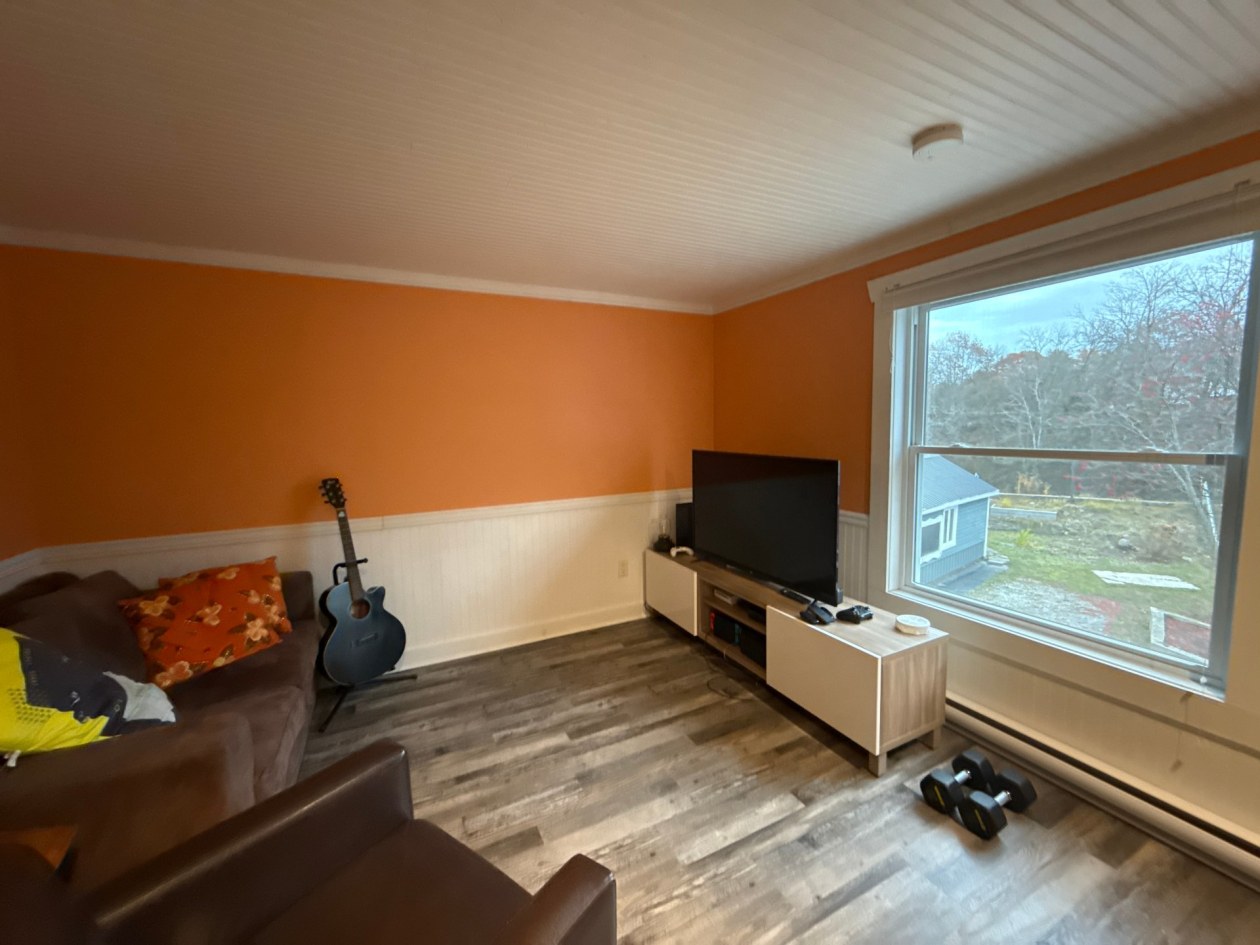 Salon — 102 - 104 Rue St-Joseph, Baie-Saint-Paul