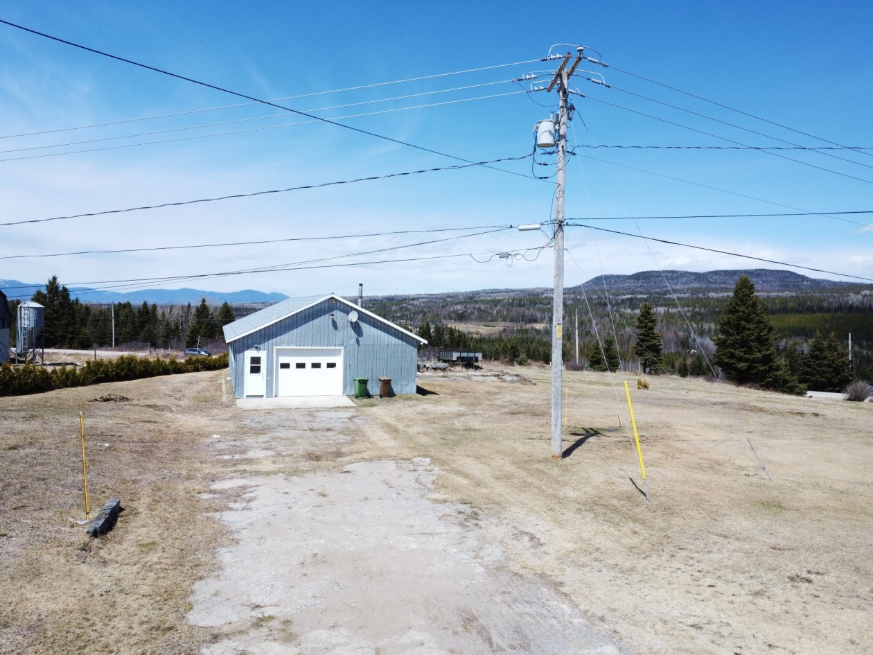 Garage — 373 4e Rang, Saint-Hilarion