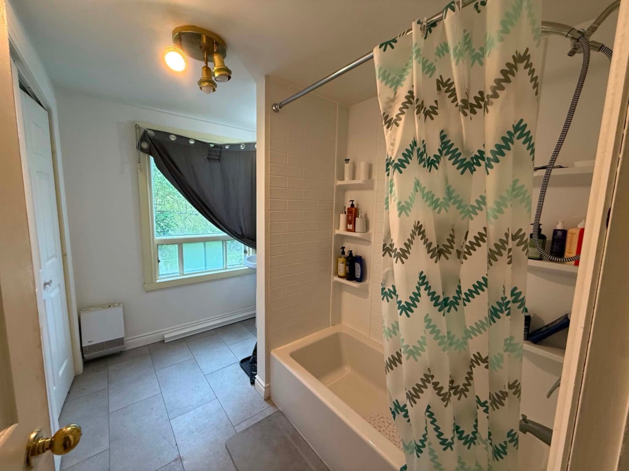 Salle de bains — 395 - 405 Côte Bellevue, La Malbaie