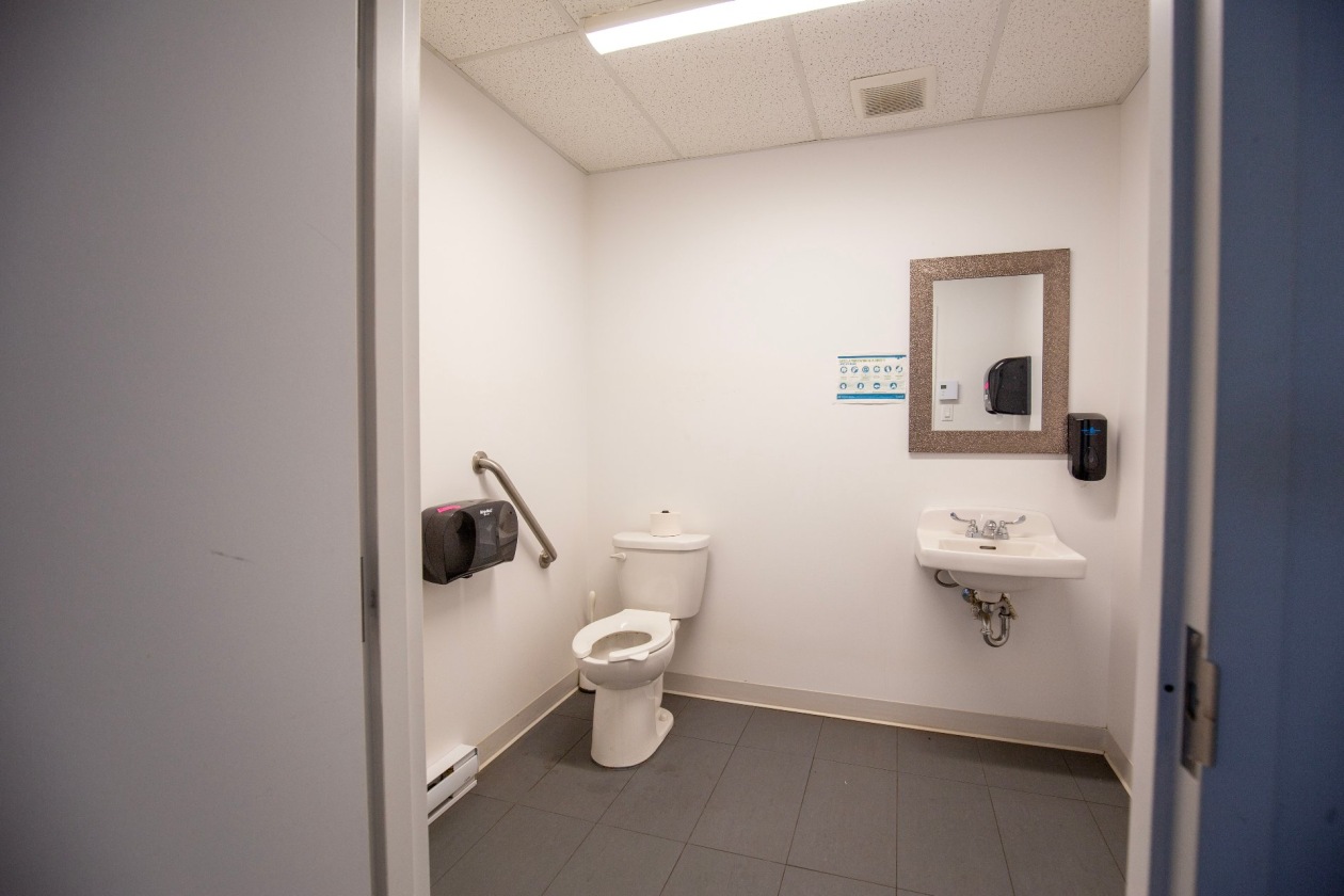 Salle de bains — 983 - 985 Boul. Monseigneur-De Laval, Baie-Saint-Paul