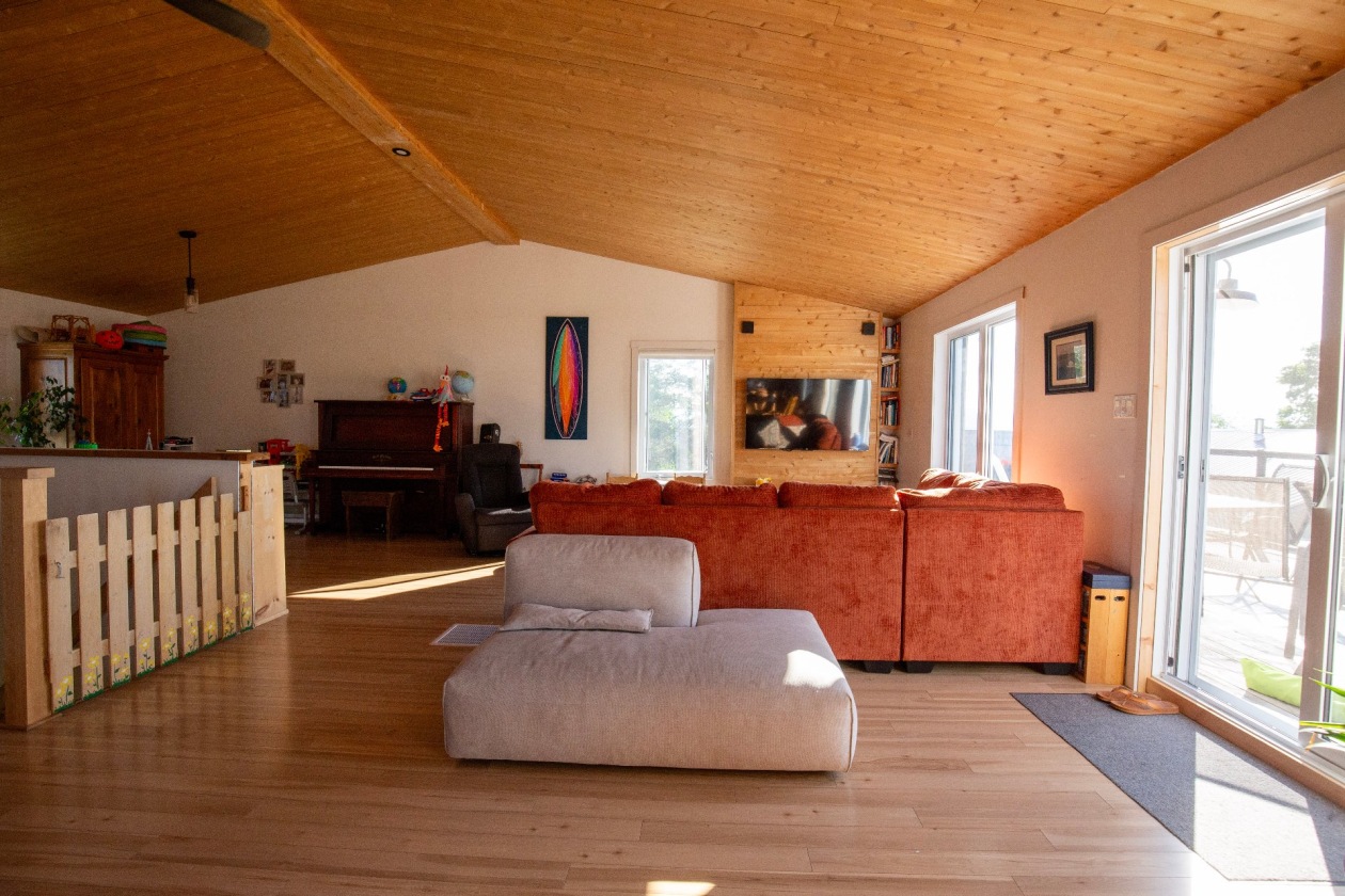 Salon — 1112 Ch. des Coudriers, L'Isle-aux-Coudres