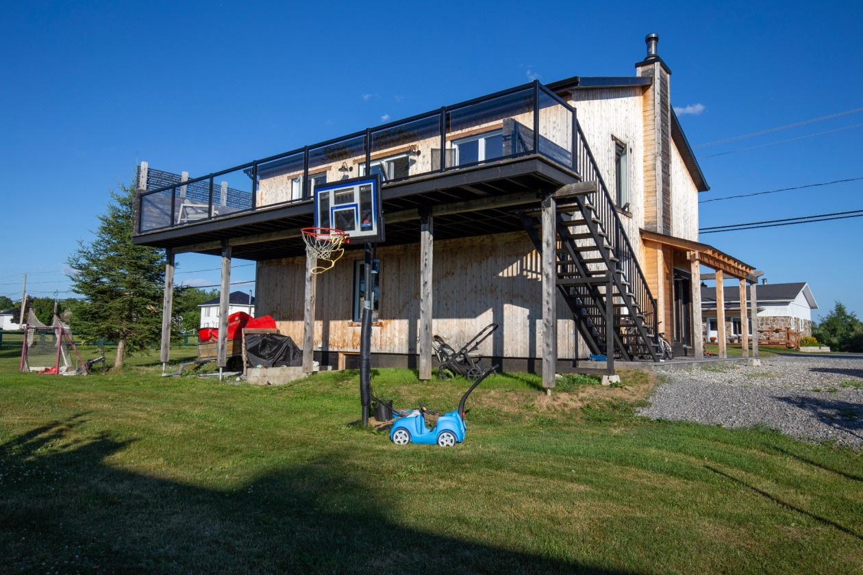 Face arrière — 1112 Ch. des Coudriers, L'Isle-aux-Coudres