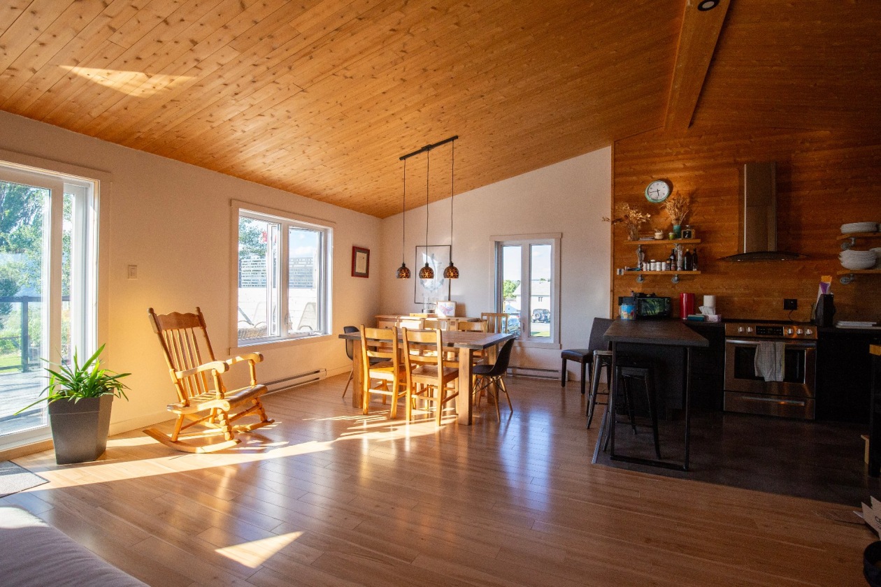 Salle à manger — 1112 Ch. des Coudriers, L'Isle-aux-Coudres