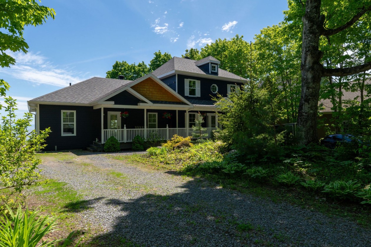 Façade — 495-1 - 495-3, Petite-Rivière-Saint-François