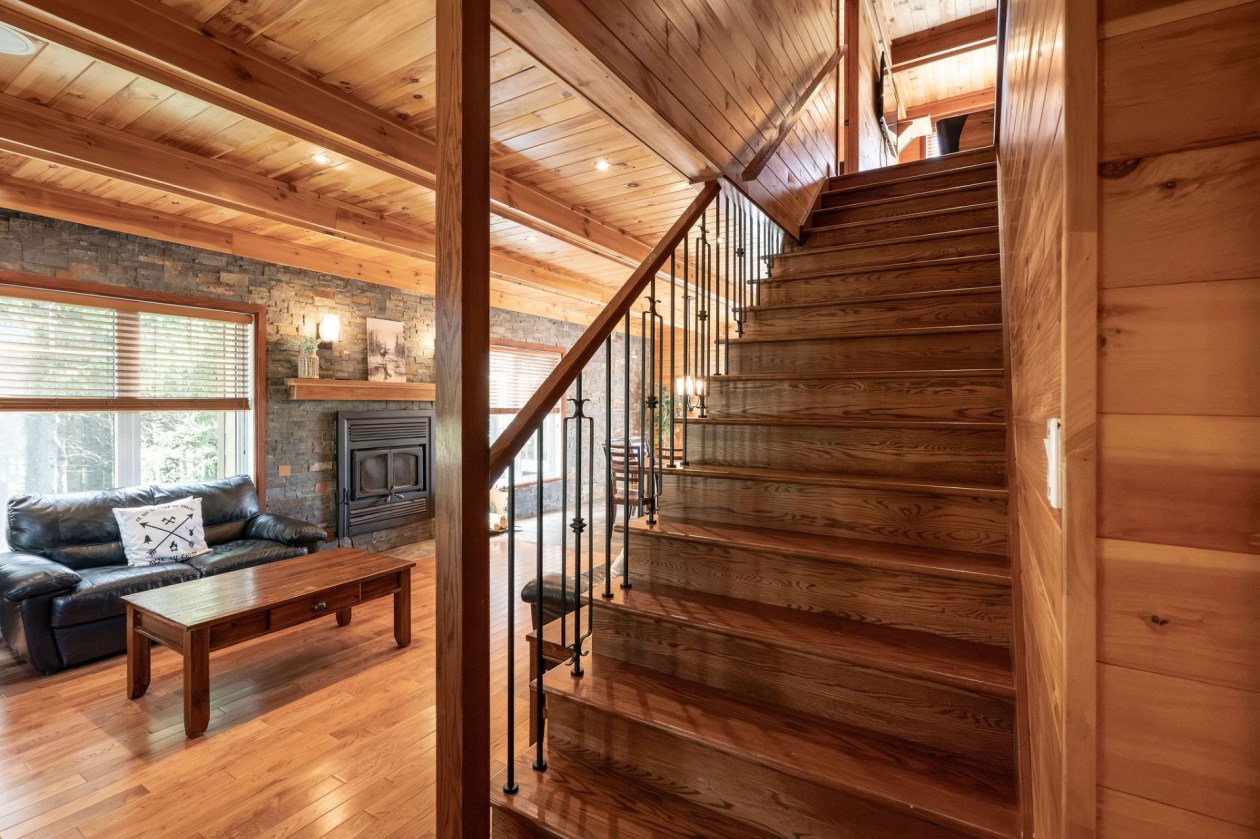 Escalier — 41 Ch. du Hameau, Petite-Rivière-Saint-François