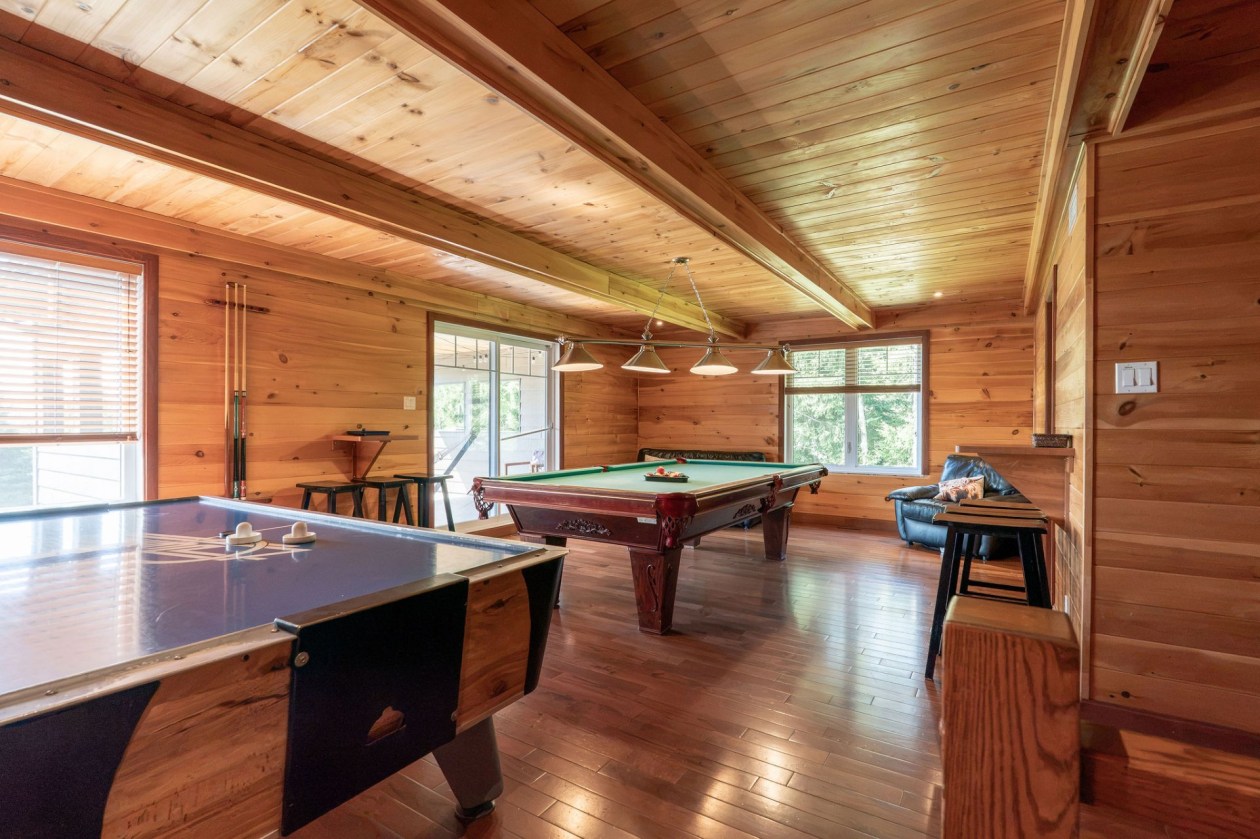 Salle familiale — 41 Ch. du Hameau, Petite-Rivière-Saint-François