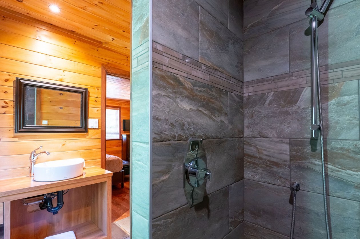 Salle de bains — 41 Ch. du Hameau, Petite-Rivière-Saint-François
