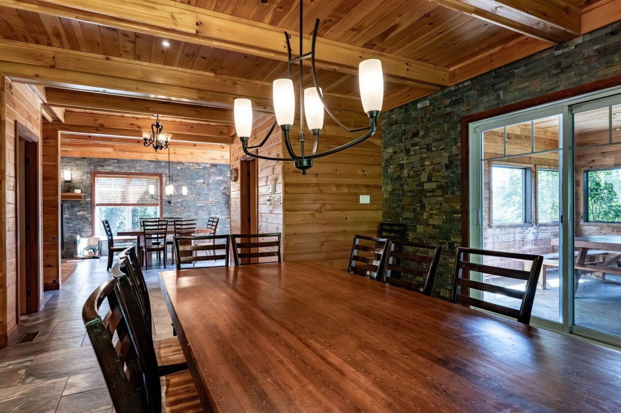 Salle à manger — 41 Ch. du Hameau, Petite-Rivière-Saint-François