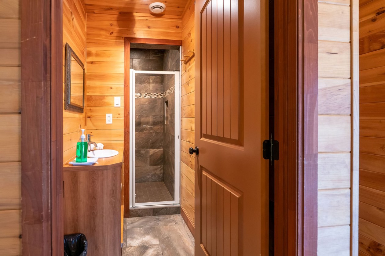 Salle de bains — 41 Ch. du Hameau, Petite-Rivière-Saint-François