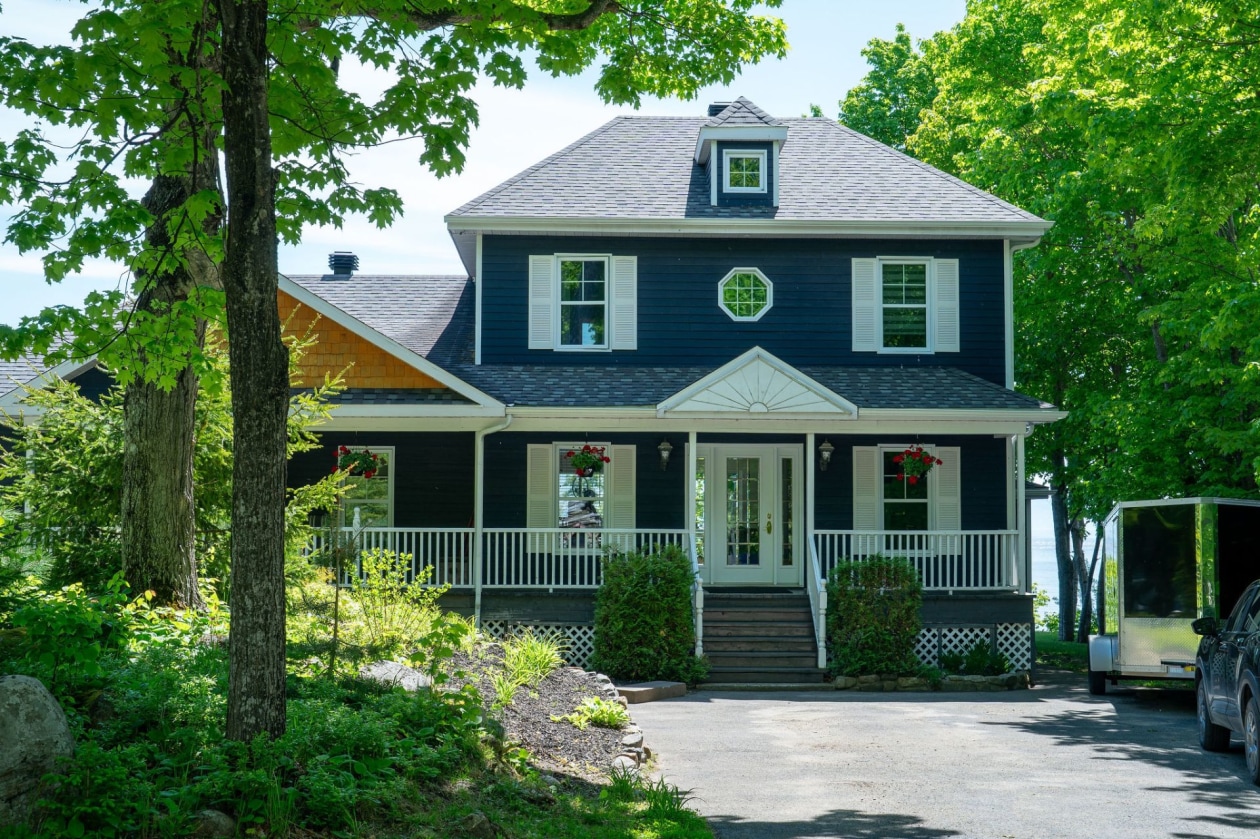 Façade — 495-1 - 495-3, Petite-Rivière-Saint-François