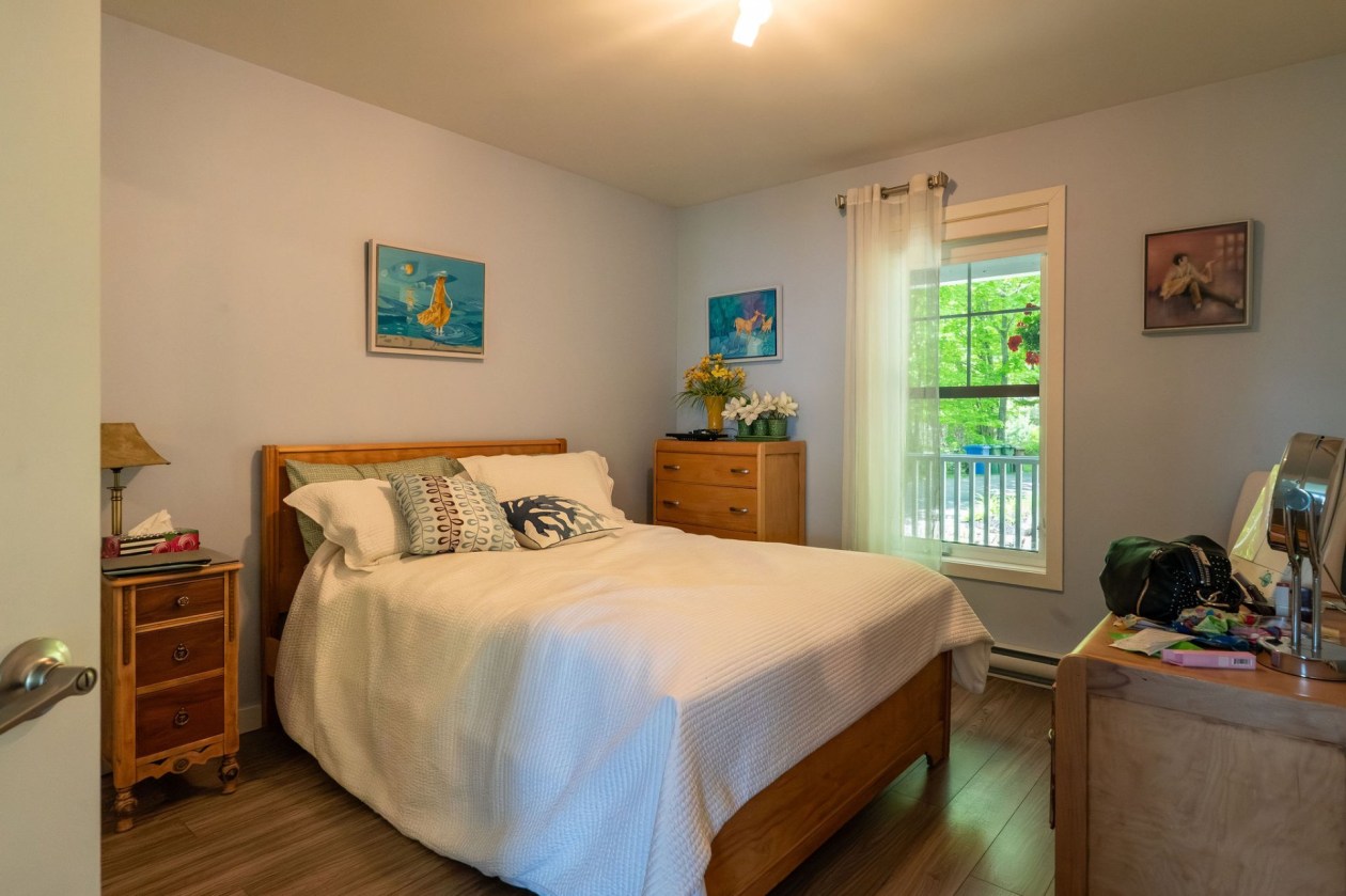 Chambre à coucher principale — 495-1 - 495-3, Petite-Rivière-Saint-François