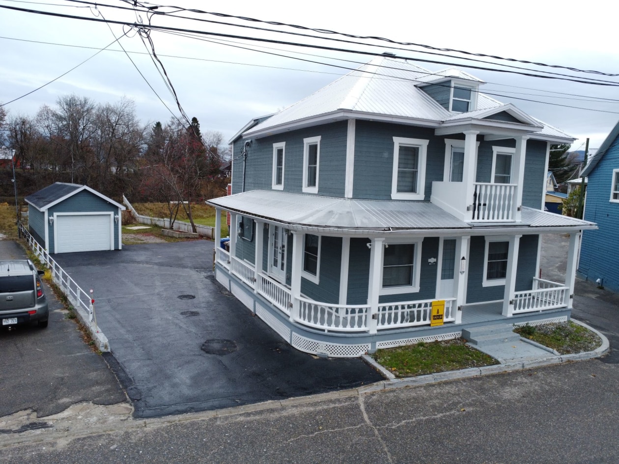 Façade — 102 - 104 Rue St-Joseph, Baie-Saint-Paul