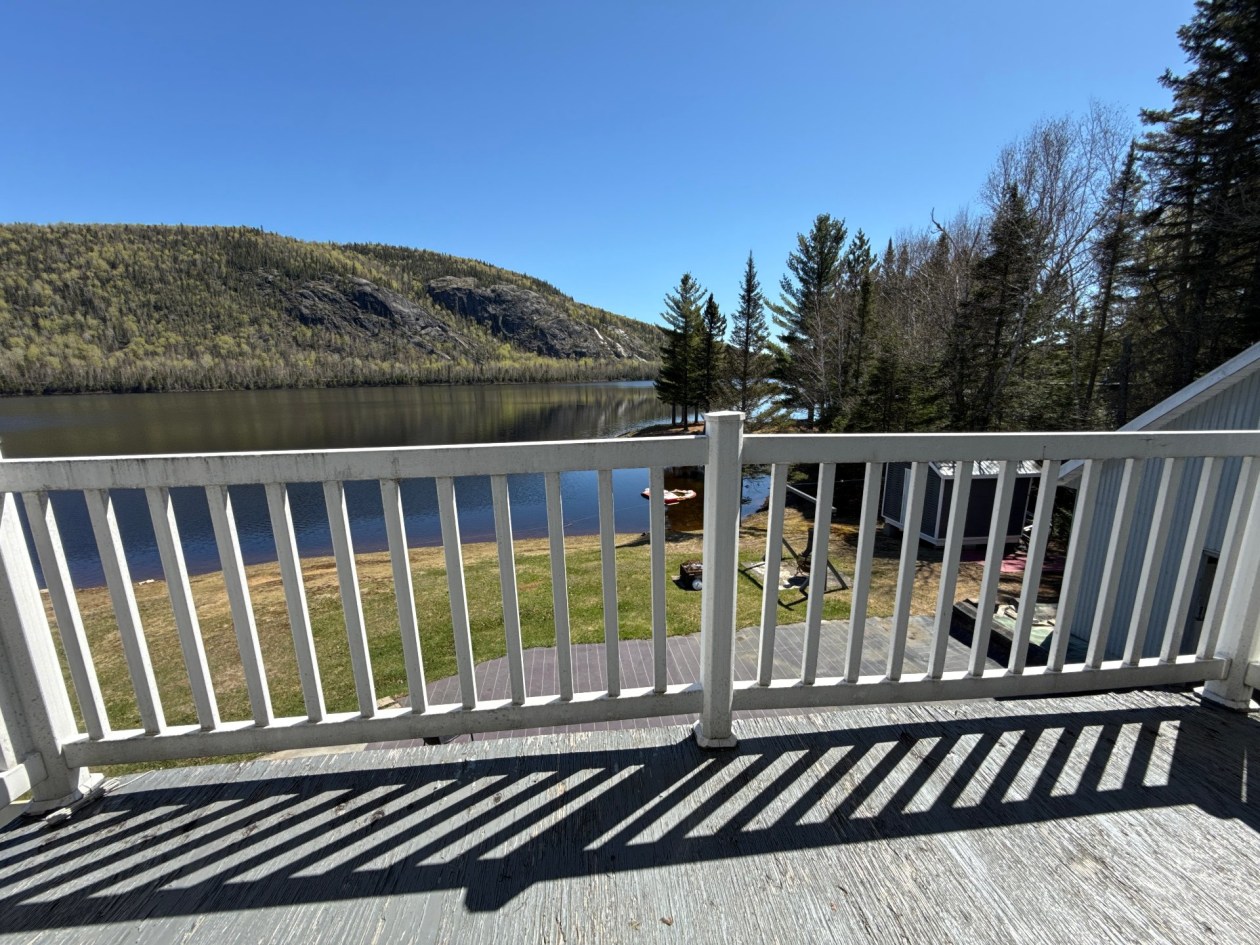 Balcon — 1 Ch. du Lac de la Rivière Noire, Mont-Élie