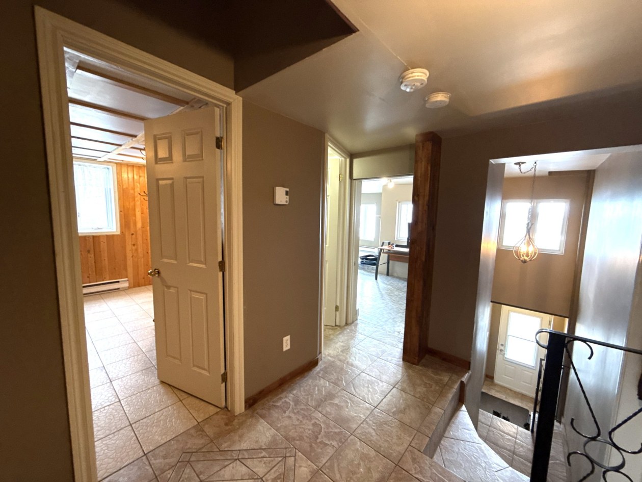 Hall d'entrée — 962Z - 962BZ, Petite-Rivière-Saint-François