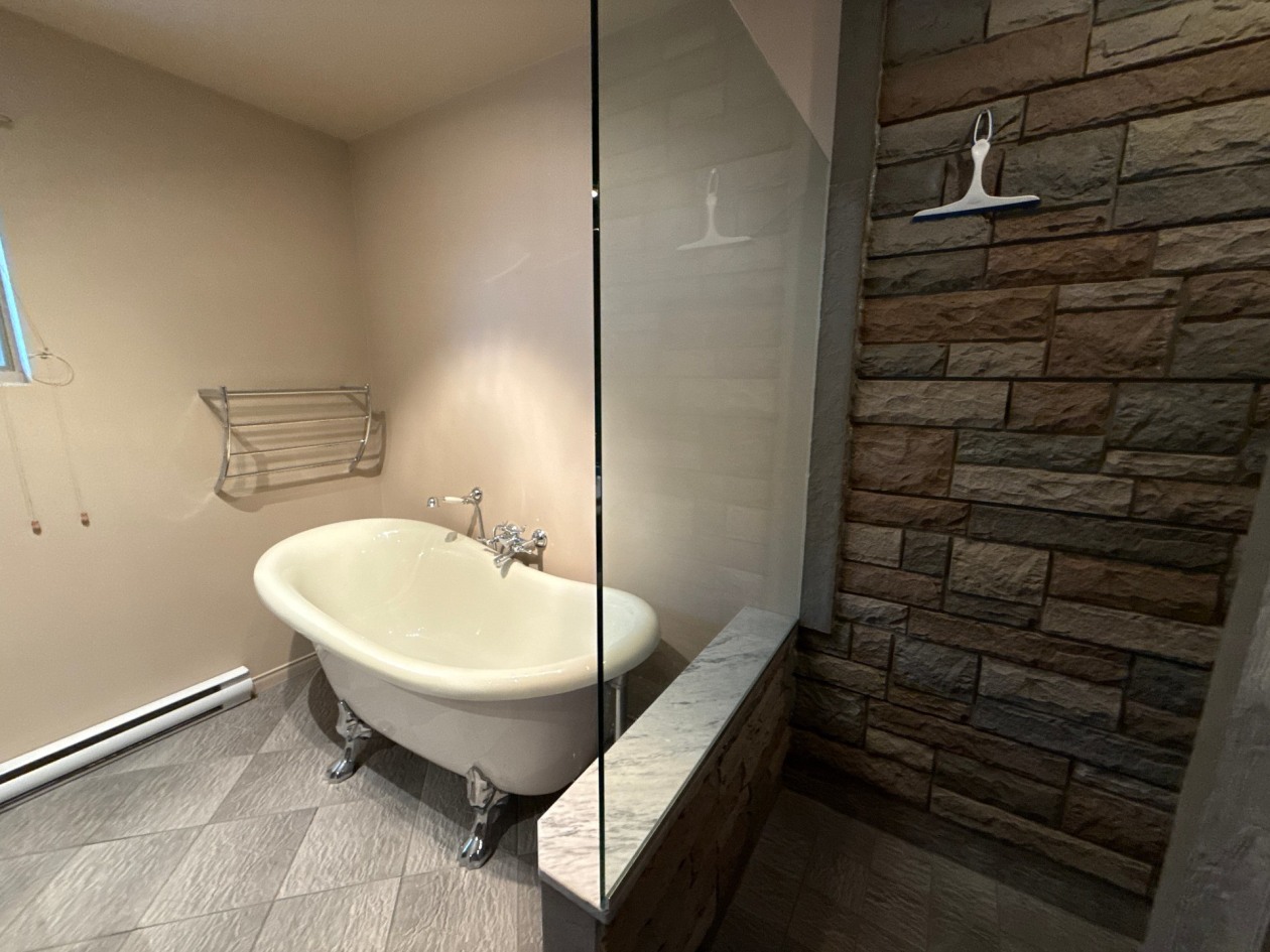 Salle de bains — 962Z - 962BZ, Petite-Rivière-Saint-François