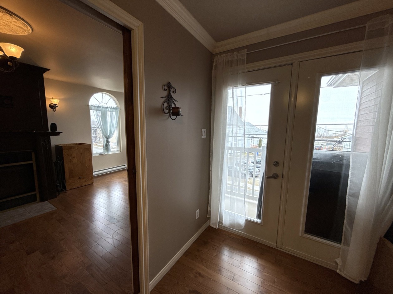 Balcon — 962 - 962B Rue Principale, Petite-Rivière-Saint-François