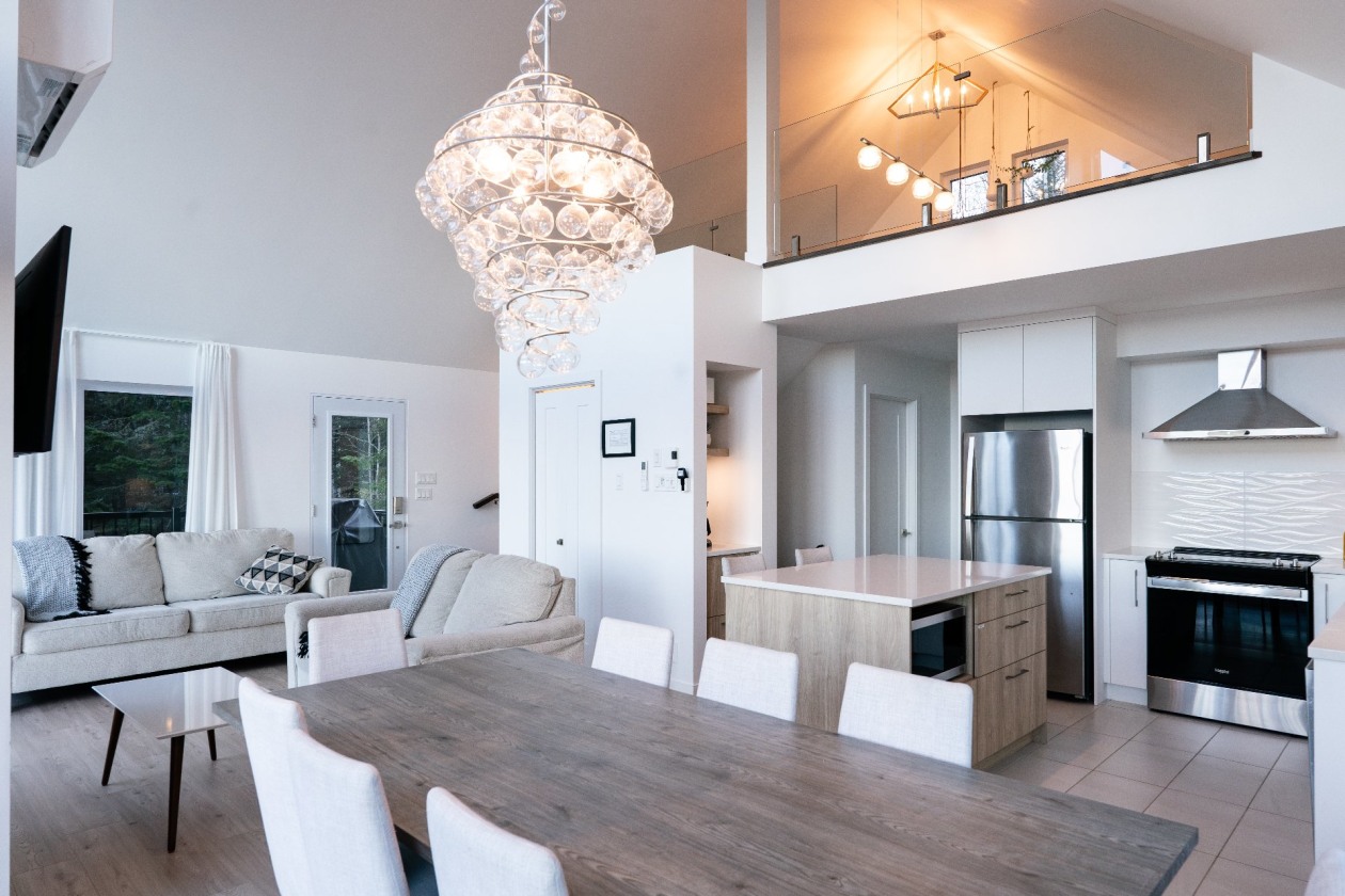Salle à manger — 70 Ch. de la Seigneurie, Les Éboulements