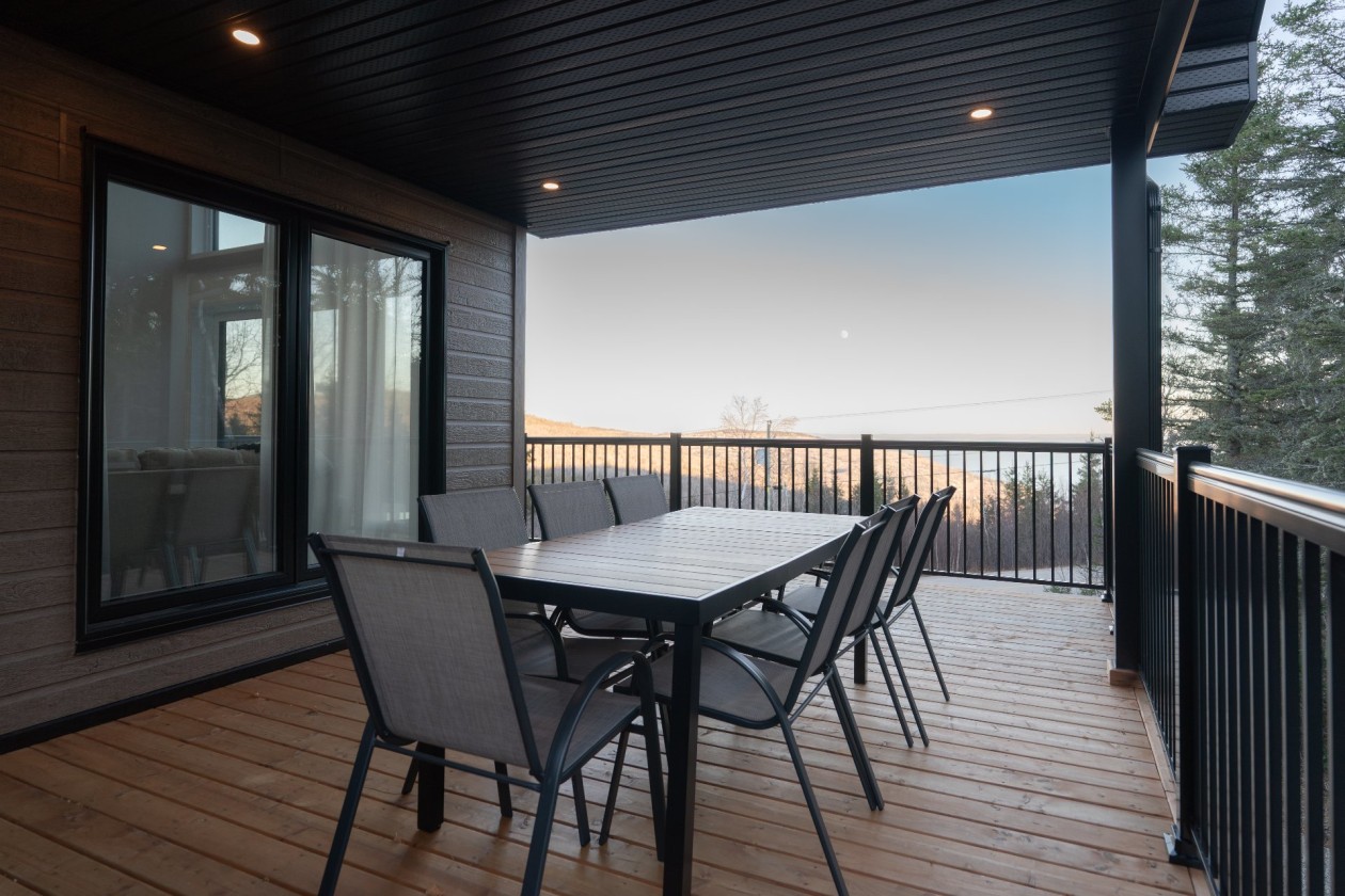 Terrasse — 70 Ch. de la Seigneurie, Les Éboulements