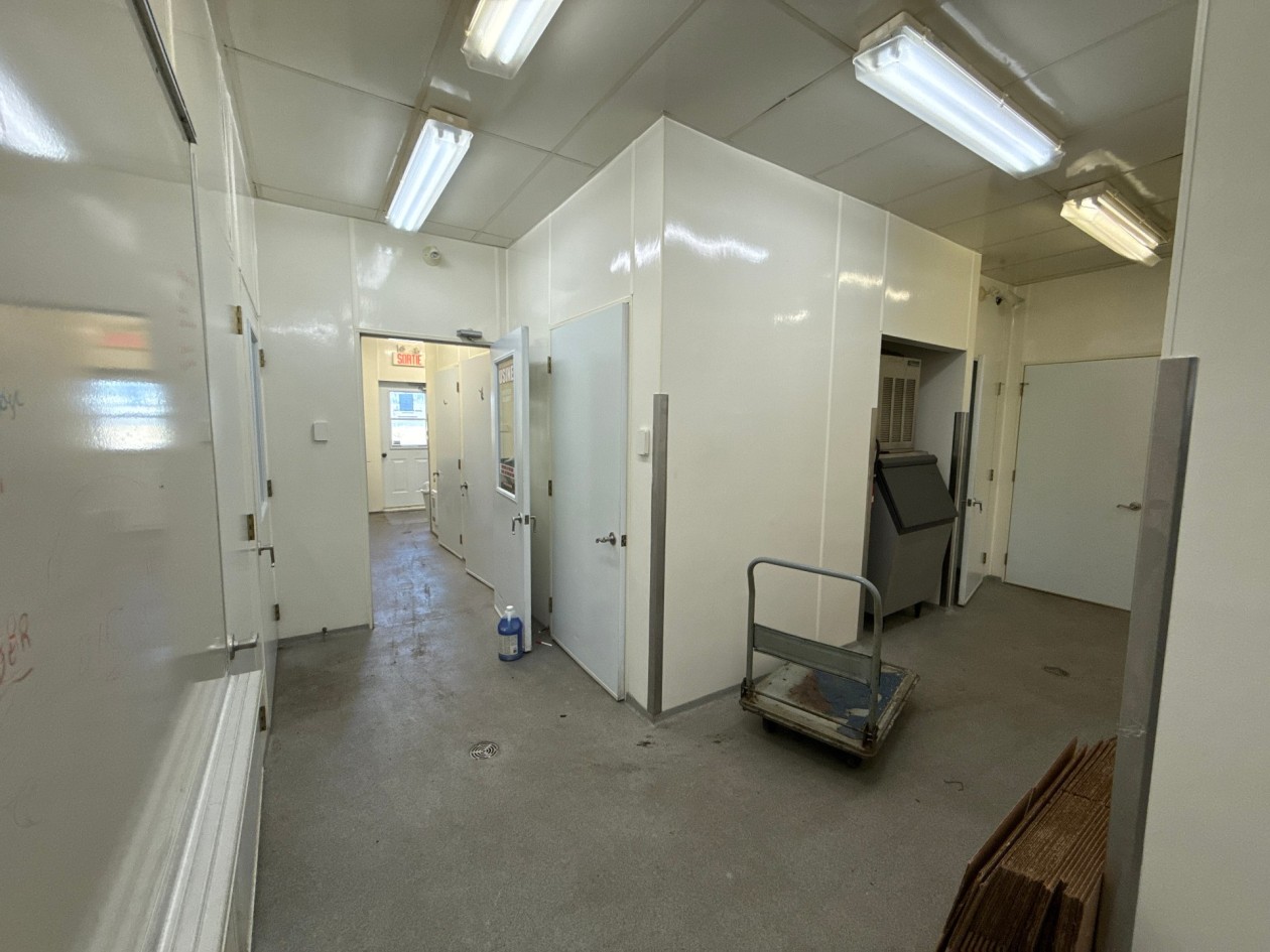 Corridor — 21 Rue des Étangs, Clermont