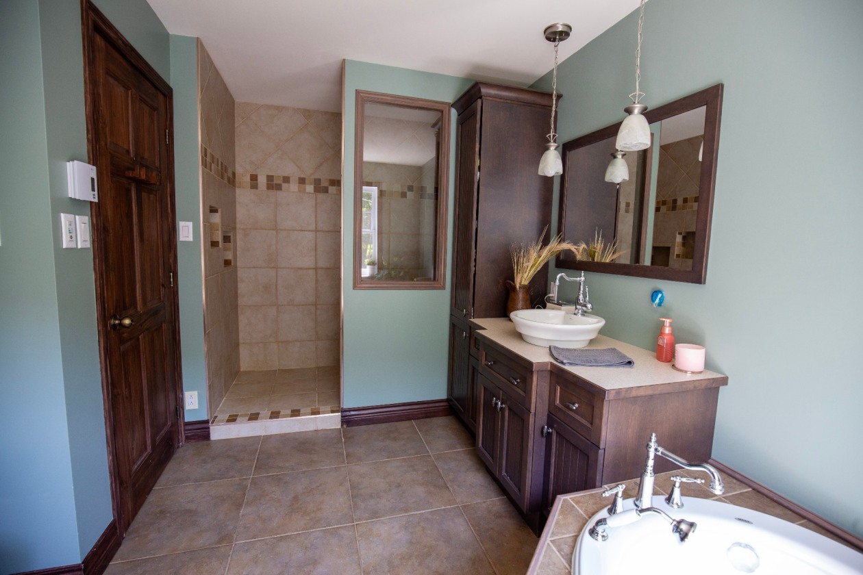 Salle de bains — 6 Rg du Ruisseau-des-Frênes, La Malbaie