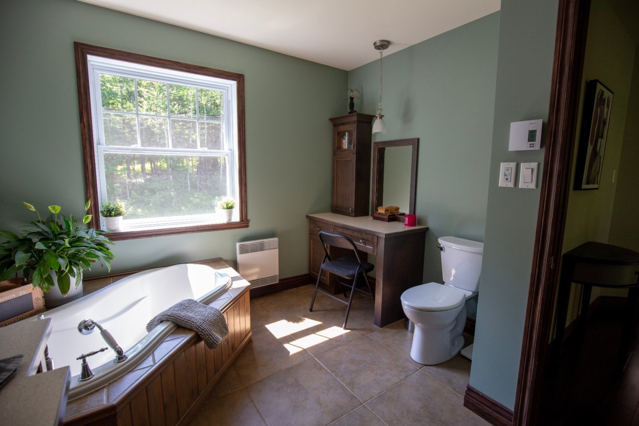 Salle de bains — 6 Rg du Ruisseau-des-Frênes, La Malbaie