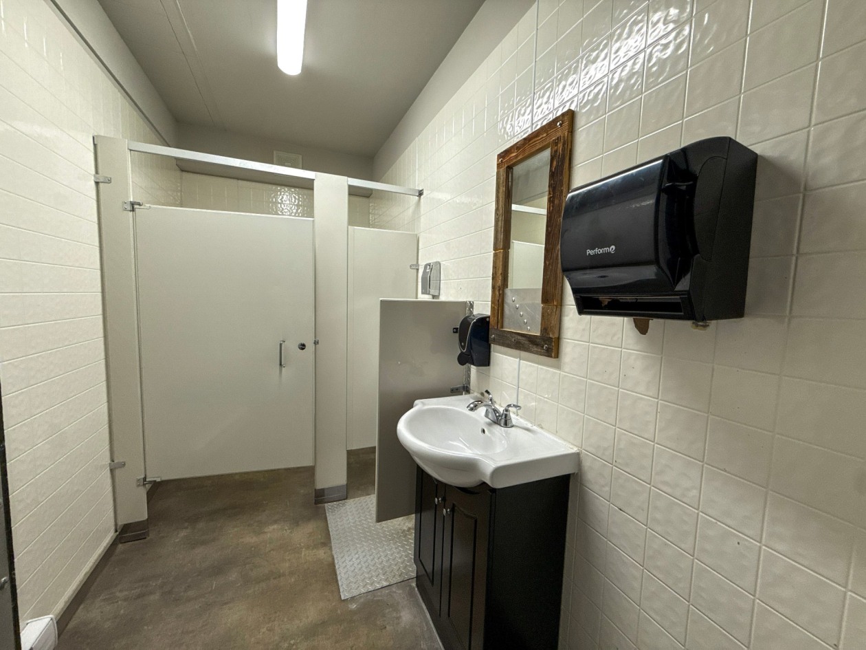 Salle d'eau — 150 - 150A Route 170, L'Anse-Saint-Jean